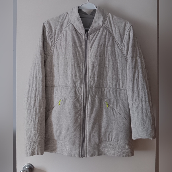 LULULEMON Grey Reversible THE BOMB Quilted Bomber Jacket 12 - Picture 5 of 11